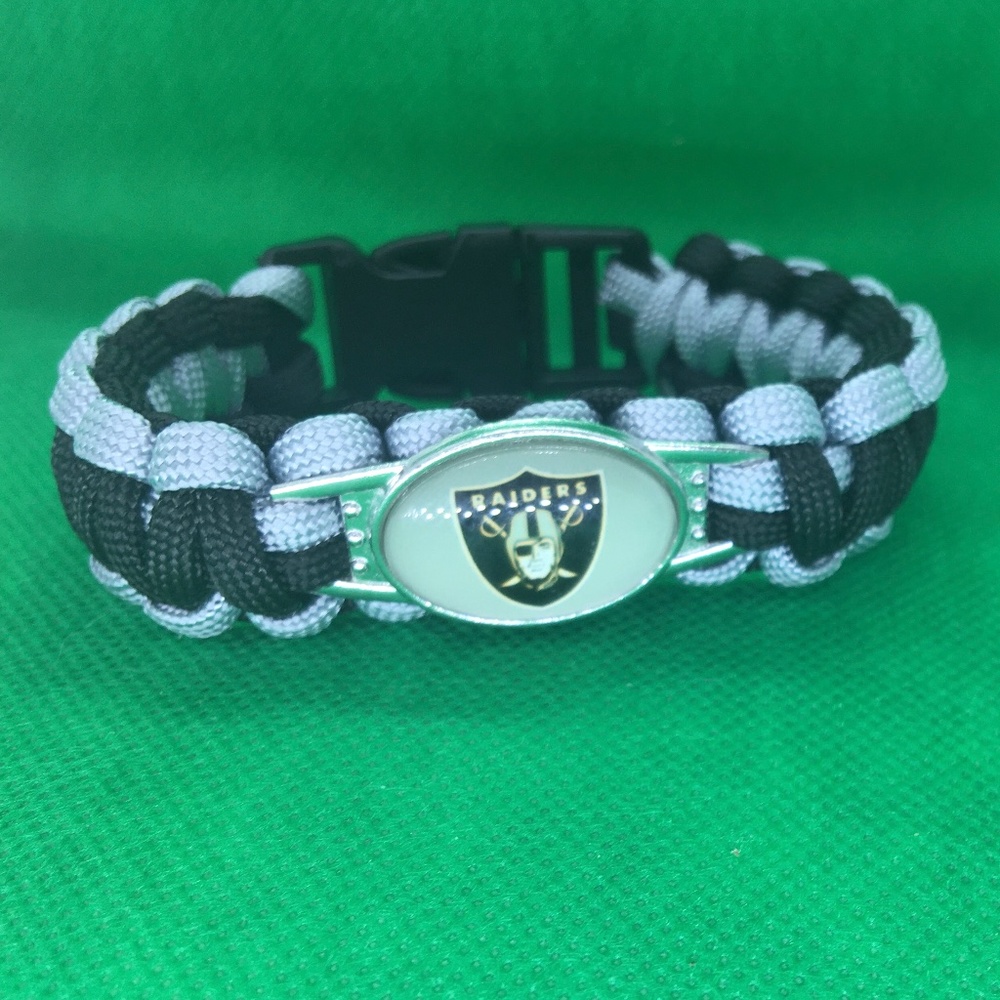 Las Vegas Raiders Paracord Survivor Bracelet